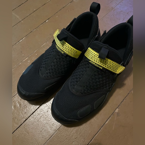 Jordan Trunner LX Thunder Sneakers size 13